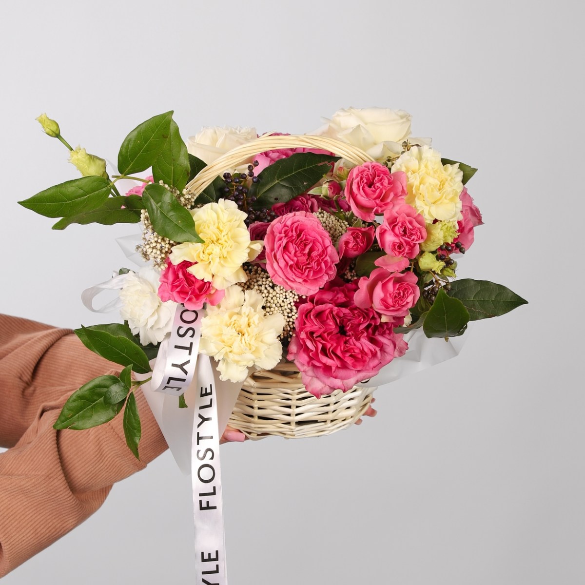 yarkaya korzina cvetov 634